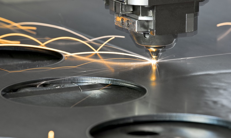 Tìm hiểu về cắt laser kim loại và tính năng ưu việt của máy cắt laser kim loại tấm